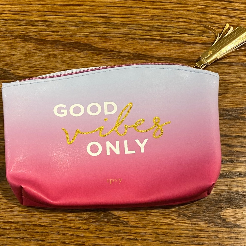Ipsy make up bag